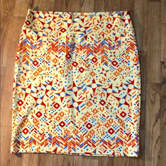 LuLaRoe Dresses & Skirts - Cream and print Lularoe skirt